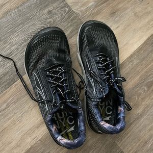 Altra running shoes size 10 men’s NYC